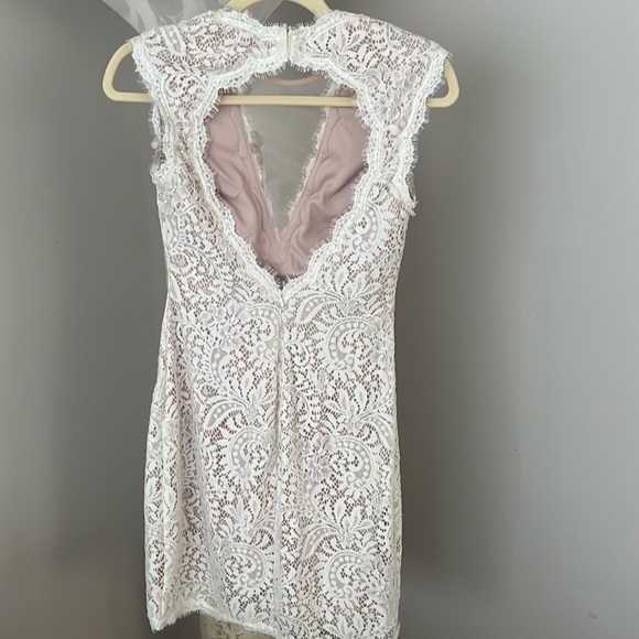 Aqua Dresses Lace Dress - Picture 3 of 13